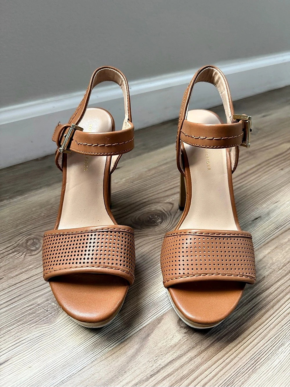 Tommy Hilfiger Perforated Platform Heels in Brown Like New